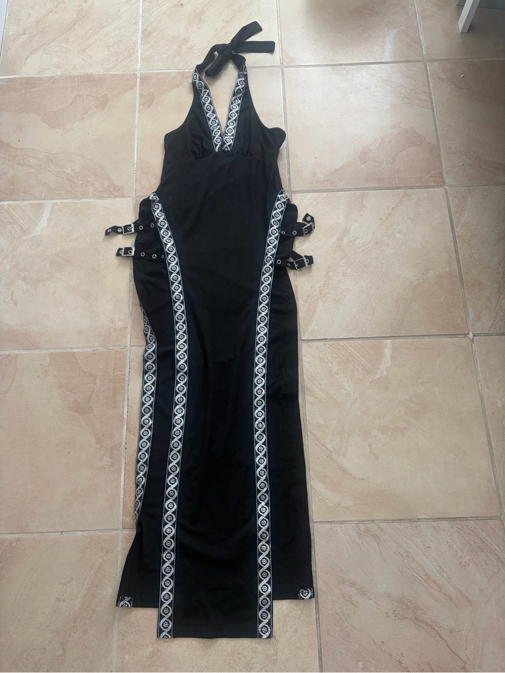 ROMWE Black Halter Maxi Dress with White Geometric Trim